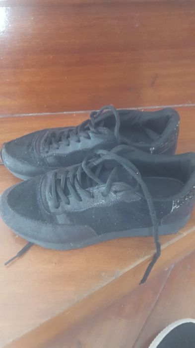 Sapatilhas pretas  37