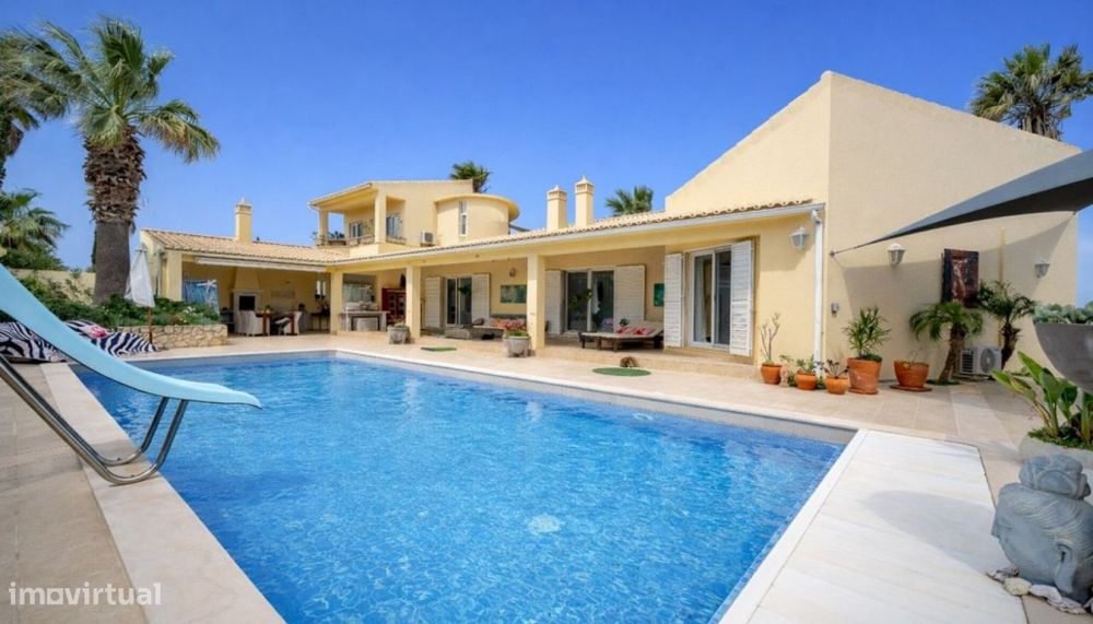 Fantástica Moradia V3+1 com piscina para venda em Lagos, Algarve