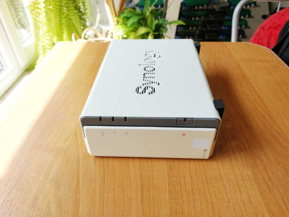 Serwer NAS Synology DS112J (na części)