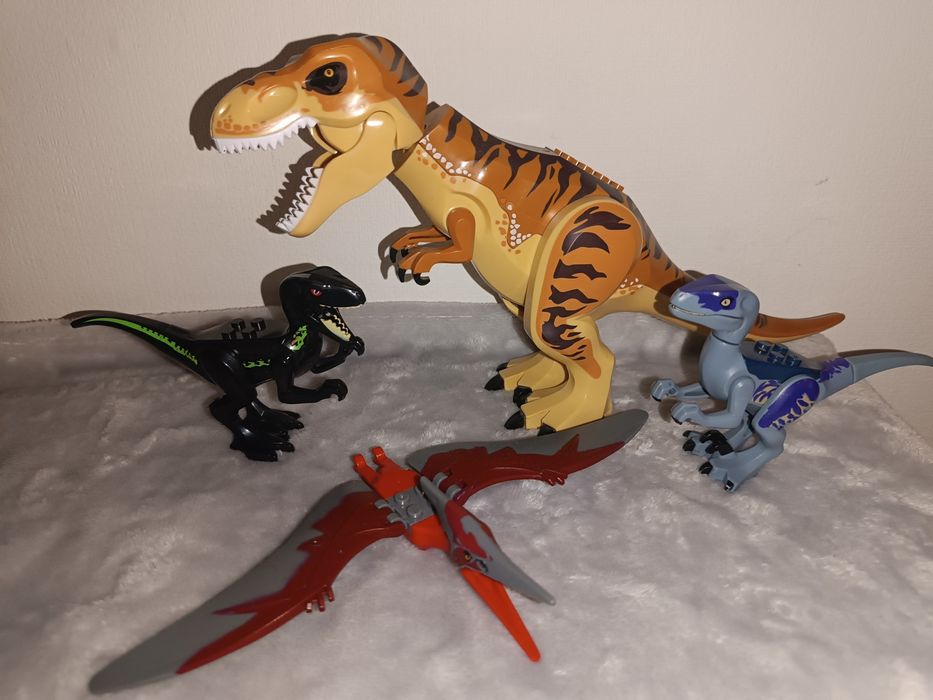 Lego Китай набор динозаврів,парк юрського періоду,база,машинки