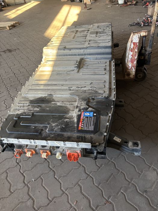 Батарея Акумулятор F150 lightning lariat 131 kw