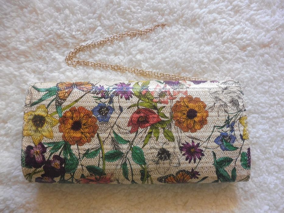 Clutch florida com alça dourada