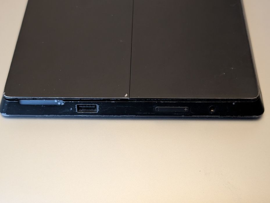 Surface Pro 2 8/256 + touch cover новый.