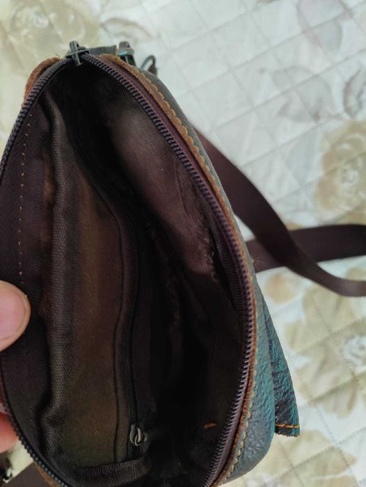 Mala tiracolo em pele natural estado semi-novo 18x22 cm