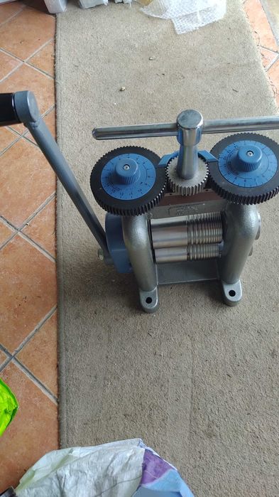 Máquina manual para ourivesaria