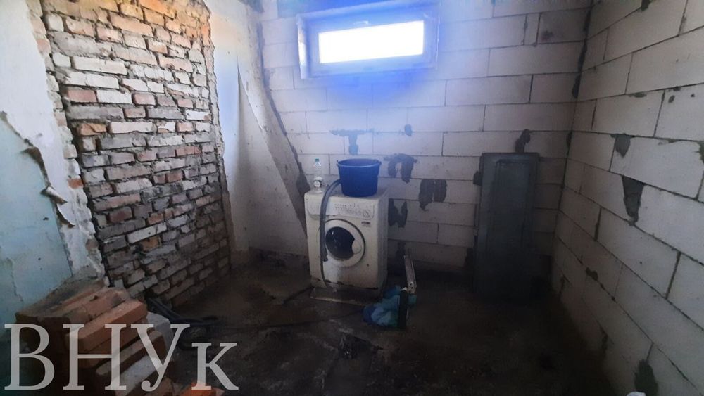 Продам квартиру з земельною ділянкою в центрі м. Ківерці