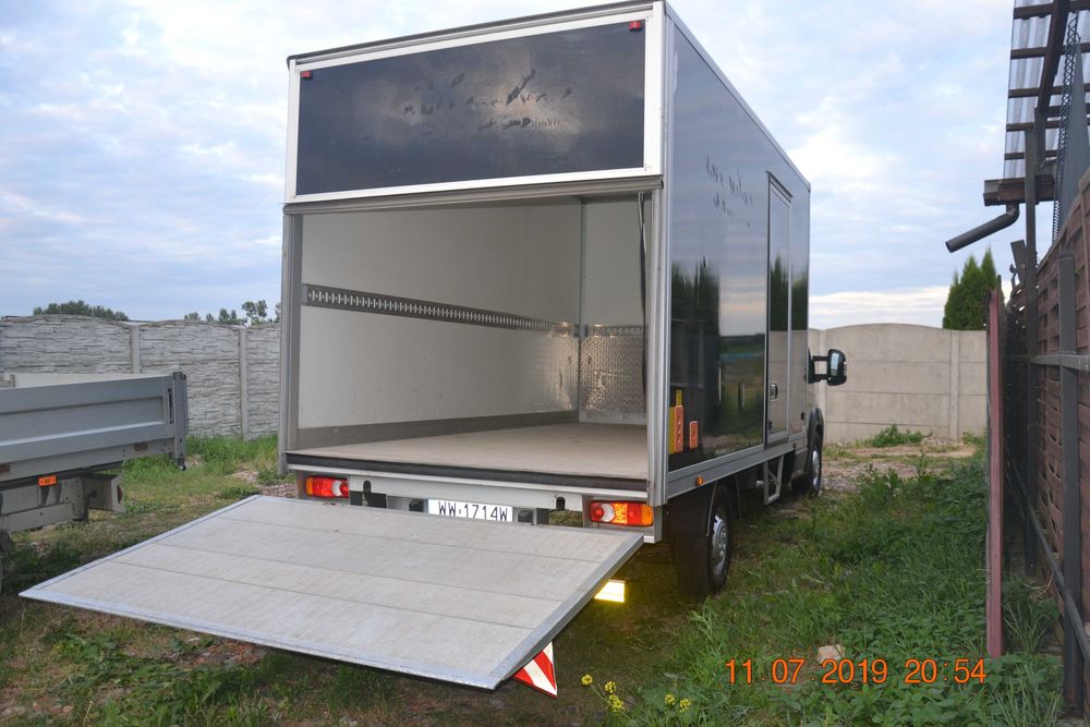 wynajem wypożyczenie dostawczy  kontener z windą 10ep automat