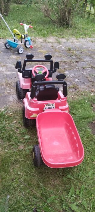 Duży jeep samochód na pedały