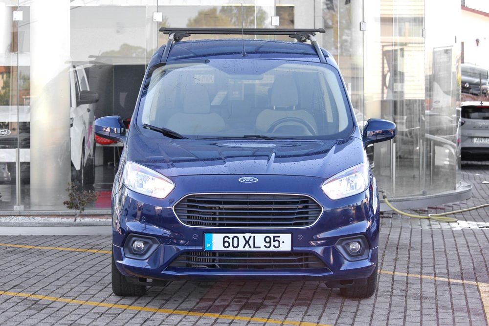 Ford Tourneo Courier 1.0 EcoBoost Titanium