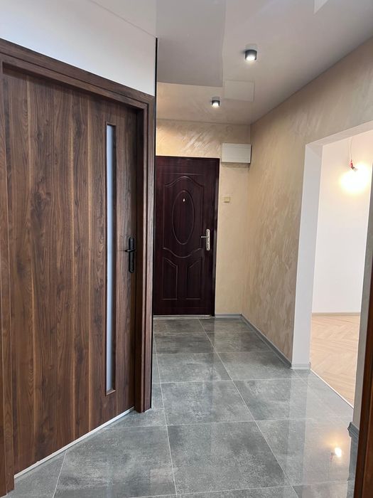 Jedyne takie  I piętro oś. Wschód ul. Nietrzebki Kapitalny Remont salon z aneksem OKAZJA