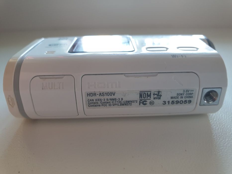 Екшн-камера Sony HDR-AS100V + комплект аксесуарів