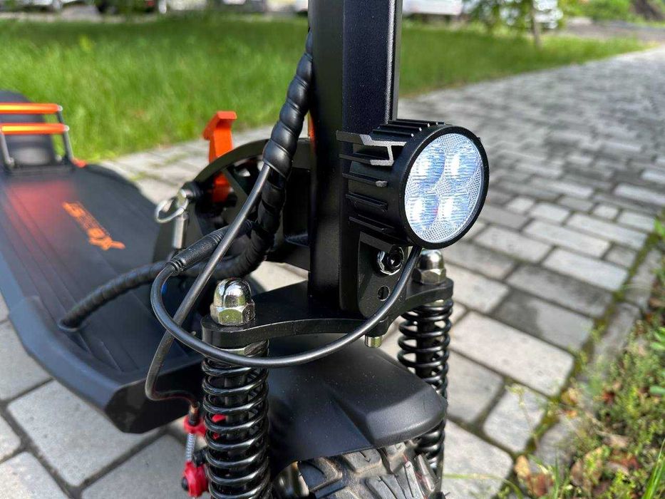 Электросамокат черный XBUST 0O1 REV2 (800 Вт, 15А) Електросамокат XB