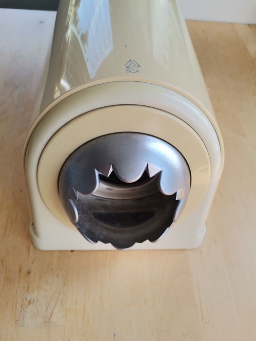 Pojemnik na ręcznik papierowy w rolce Tork