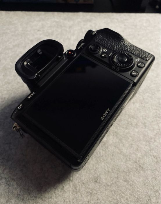 Sony A7III - Corpo & Cage + Acessórios