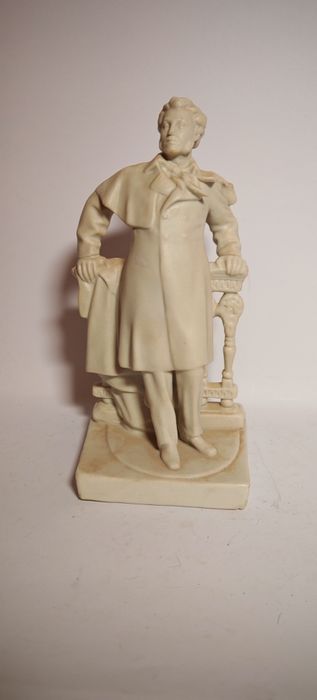 Статуэтка фарфор Пушкин