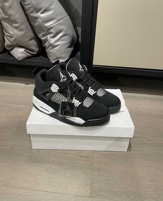 Jordan 4 Retro White Thunder R.38