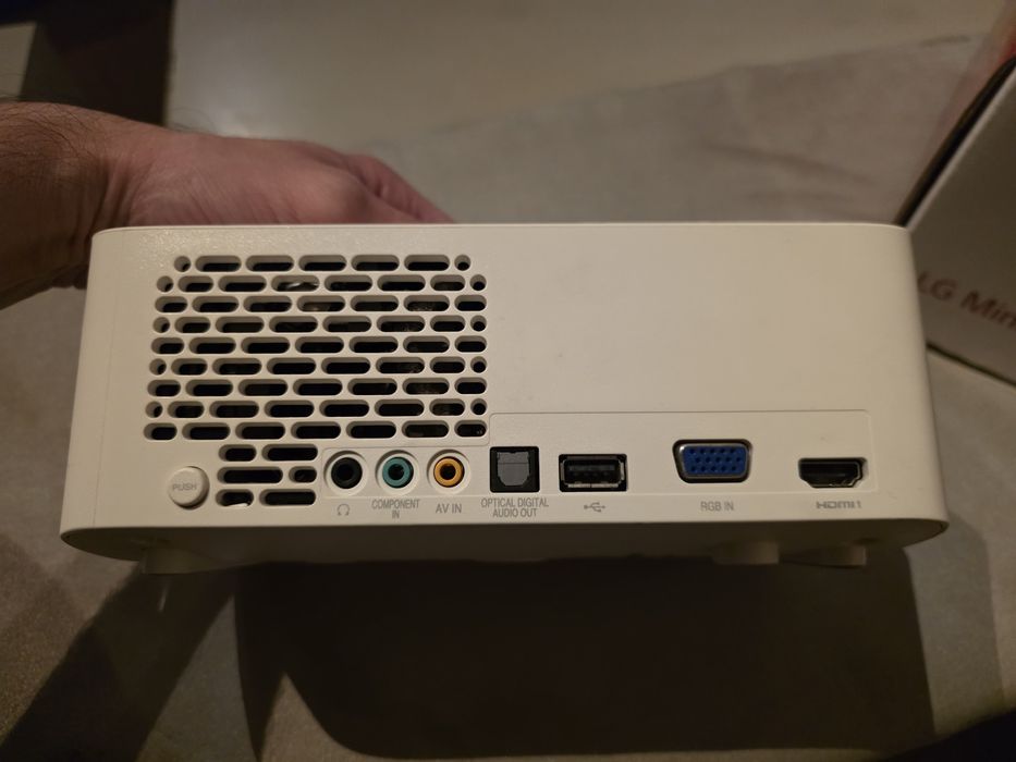 Projetor LG Minibeam PF 1500 projector