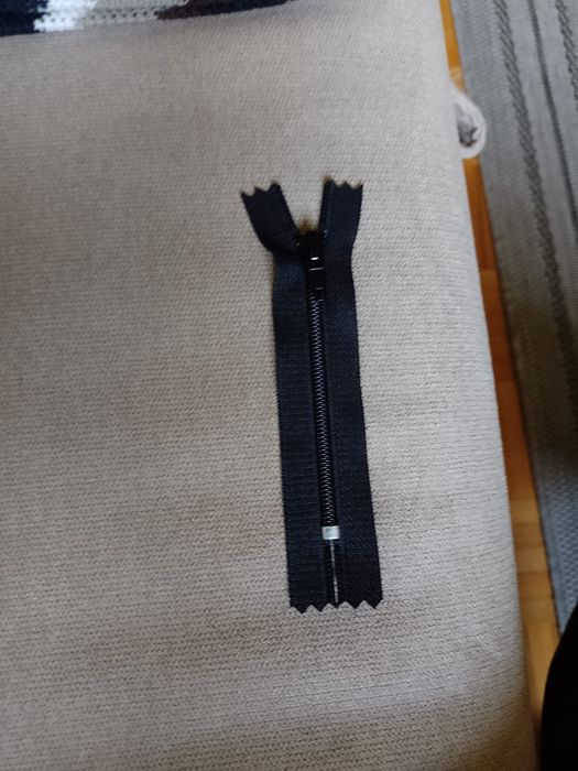 Suwak czarny 10 cm