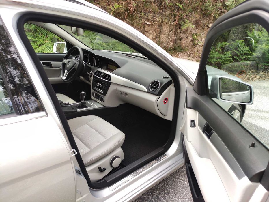Mercedes-Benz C 200 — fotografia 5