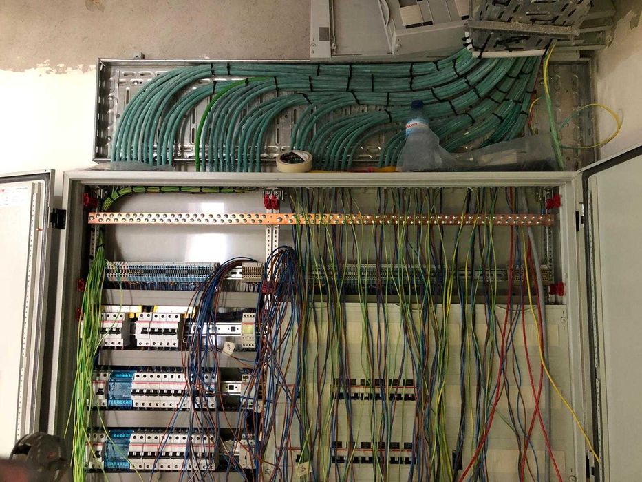 HS Elétrica- Eletricista Certificado Faro