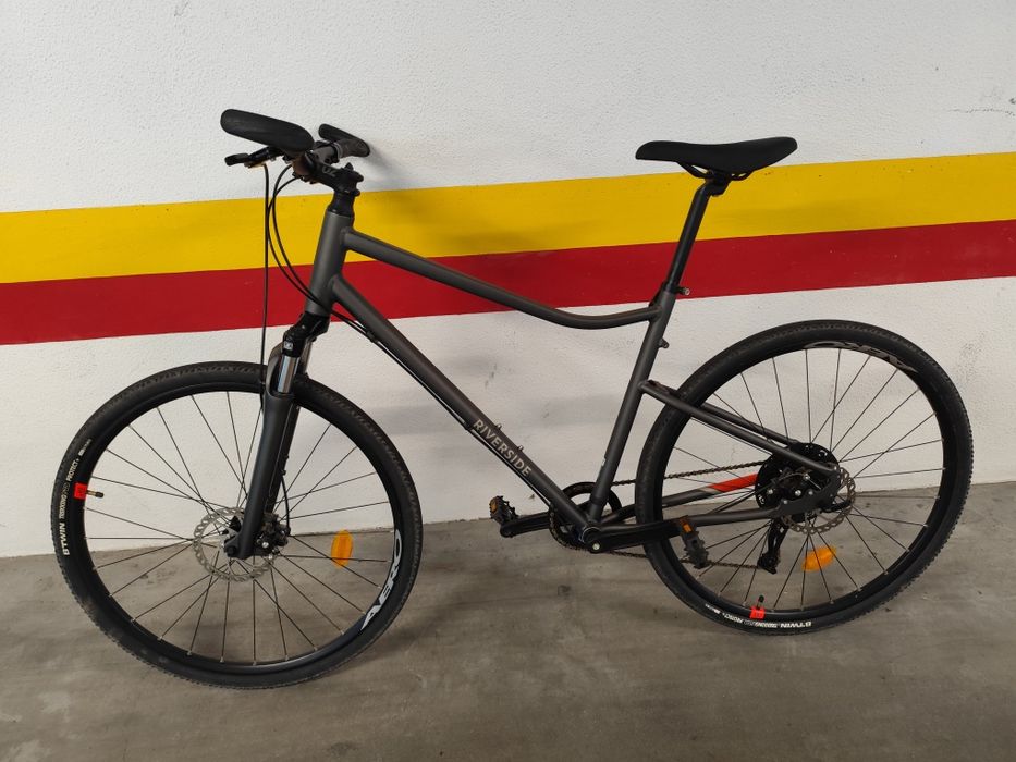 Bicicleta Trekking Riverside 700