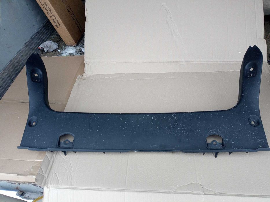 toyota avensis t25 03-08 osłona pasa tył nadwozie sedan