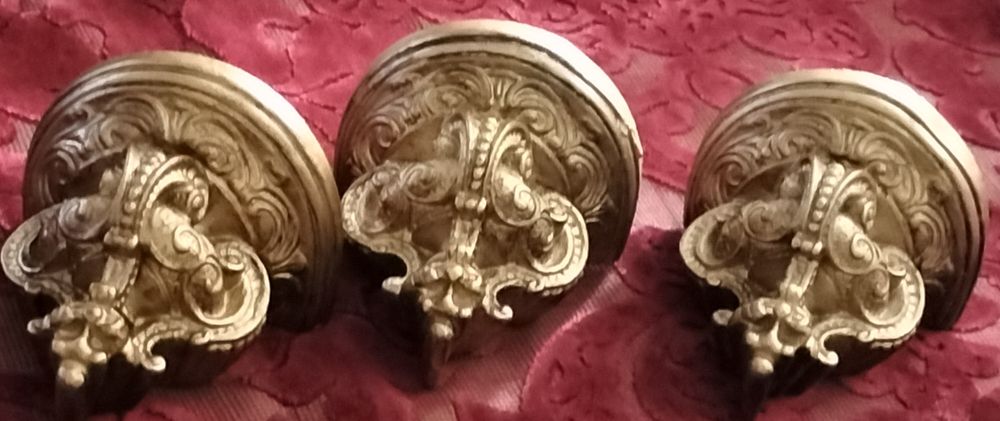 Peanhas Douradas em Marfinite