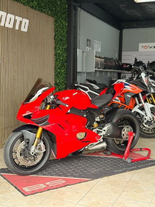 Ducati Panigale V4S