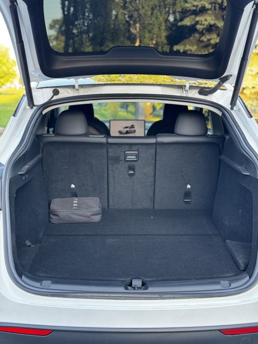 Tesla model Y Perfomance 2023