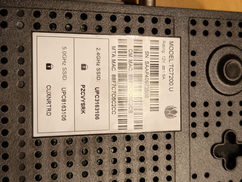 Zestaw 3 routerów Linksys, D-Link, Technicolor