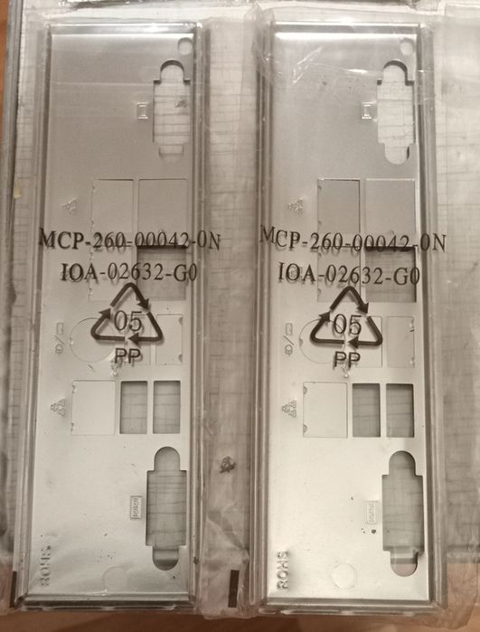 Заглушка, задняя панель Supermikro MCP-260-00042-ON.