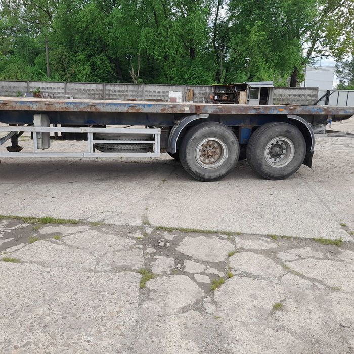 Напівпричіп платформа