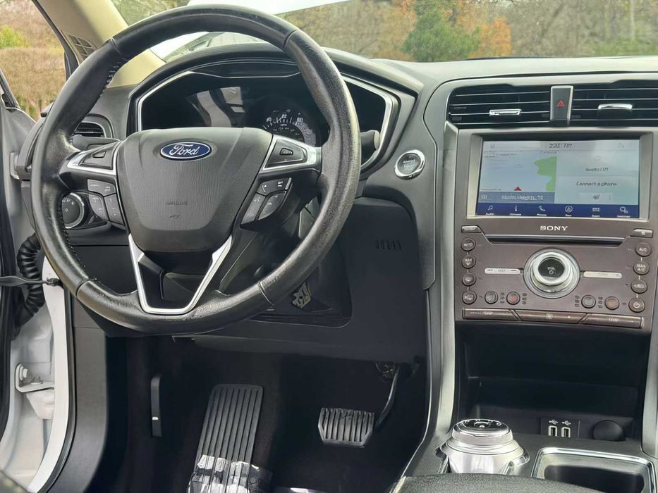 Ford Fusion      2020