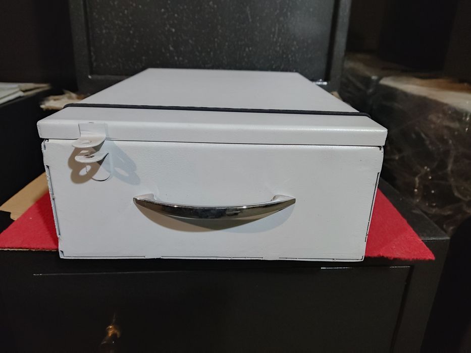 Продаю б.у канцелярський сейф-бокс (отправка по Украине)