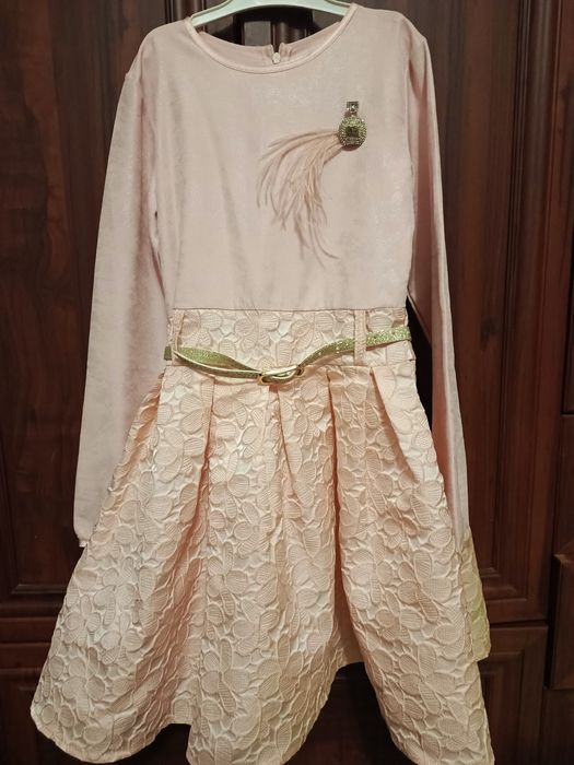 Плаття нарядне р140