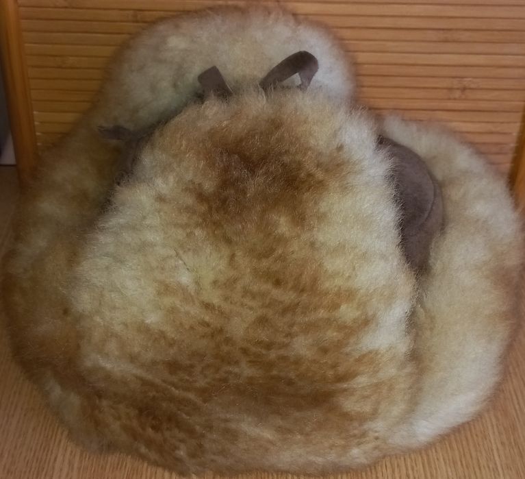 шапка-ушанка натуральная.Размер 56. Б/у