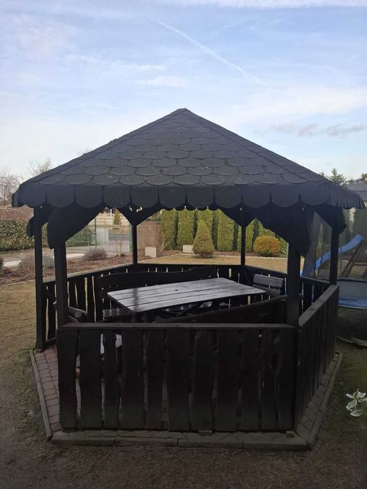 Meble ogrodowe, Altanka