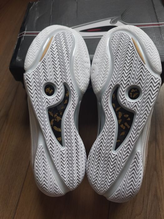 Li ning wow 808 5 ultra