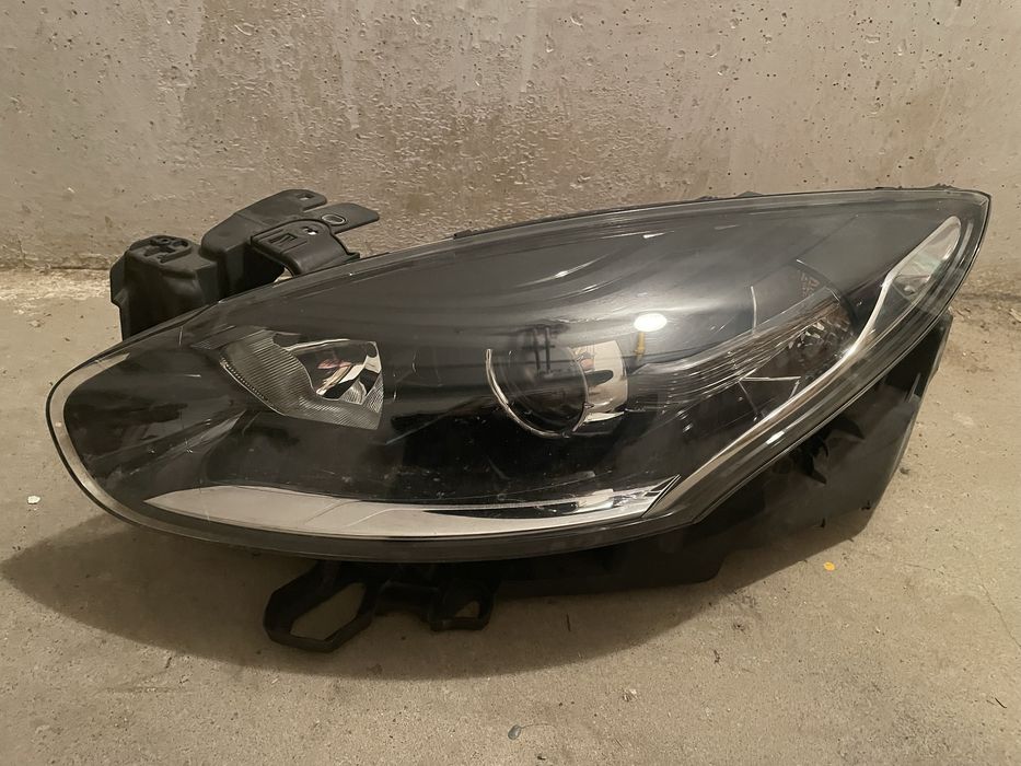 Lampa lewa megane III 3 kompletna plus okular reflektor