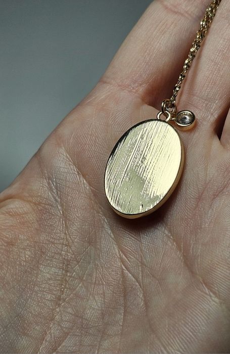 Naszyjnik z kwiatem i cyrkonią