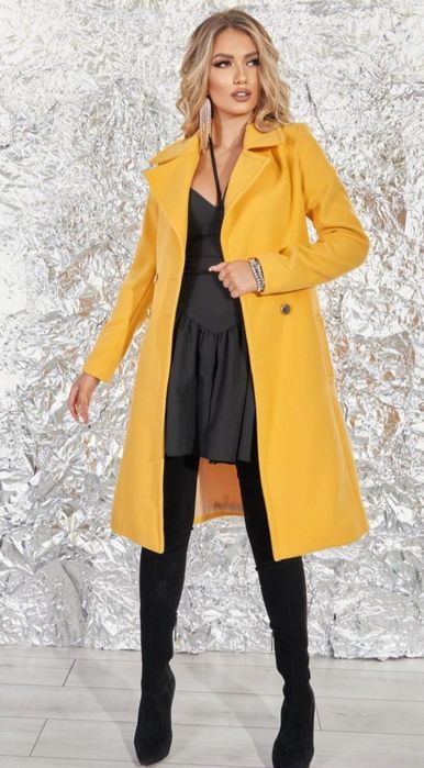 Женское стильное приталене пальто жёлтое. 42р