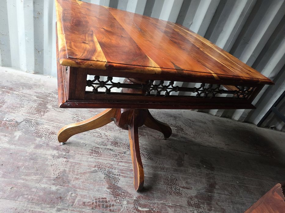 Stół palisander kolonialny na jednej nodze, metalowe okucia
