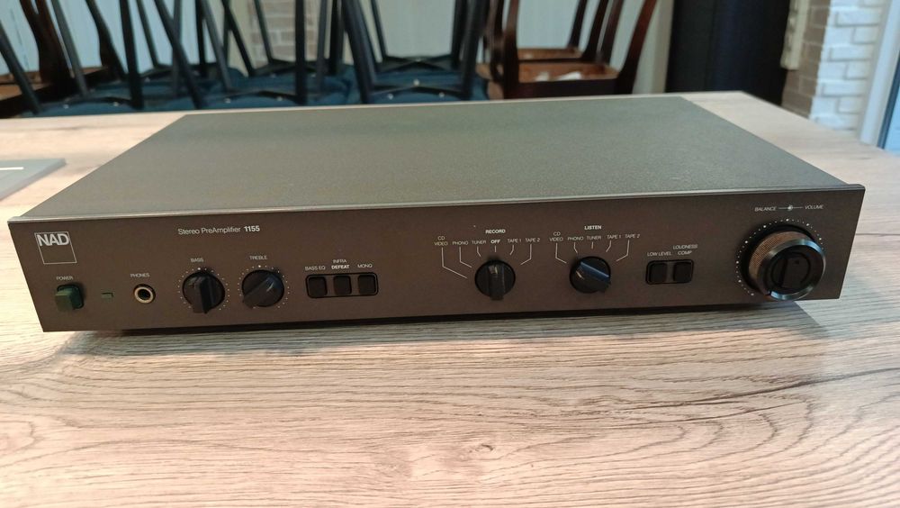 Винтажний английский предварительный усилитель NAD1155 Стерео.