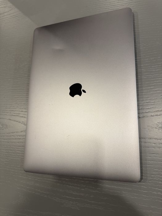 MacBook Pro 16", i9 9th Gen. 32GB RAM, AMD RADEON PRO 5500M