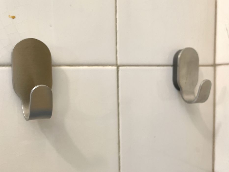 Conjunto 1 toalheiro + 2 ganchos + 1 porta rolos