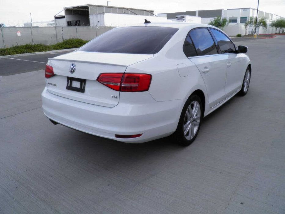 Volkswagen Jetta      2016