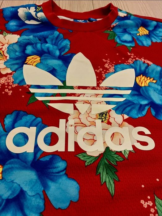 Stylowa bluza crewneck Adidas