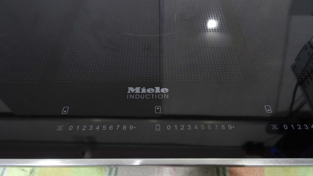Płyta indukcyjna Miele KM 6366,  szerokość 80cm,  6 pól grzewczych