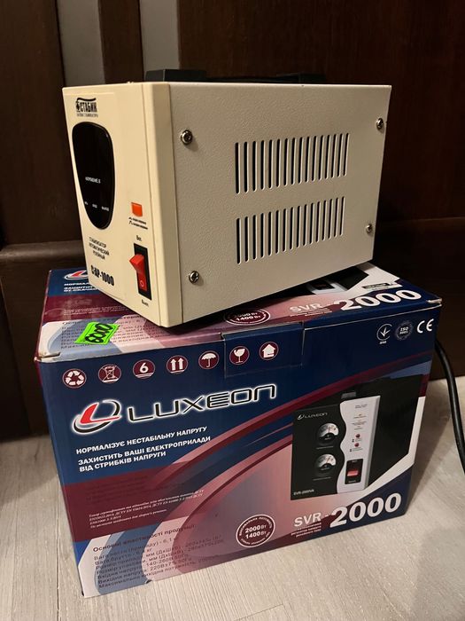 Стабілізатор Luxeon SVR-2000Вт/Стабік 1000Вт