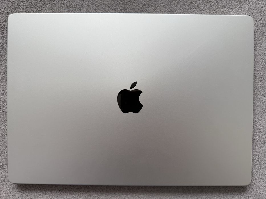 MacBook Pro 16” M5 Pro 24 GB / 1 TB